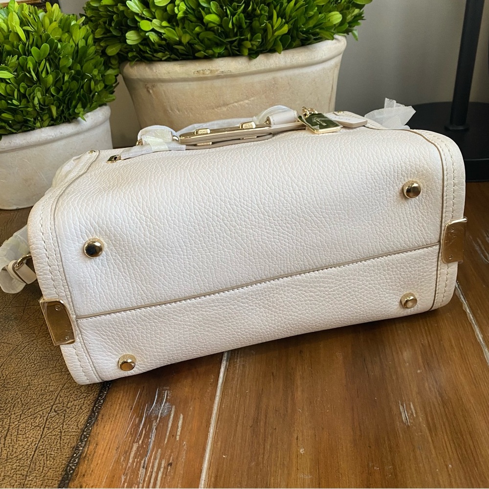 Coach Swagger 27 Pebbled Leather – Style 34616 in White Ivory Chalk - Picture 3 of 13